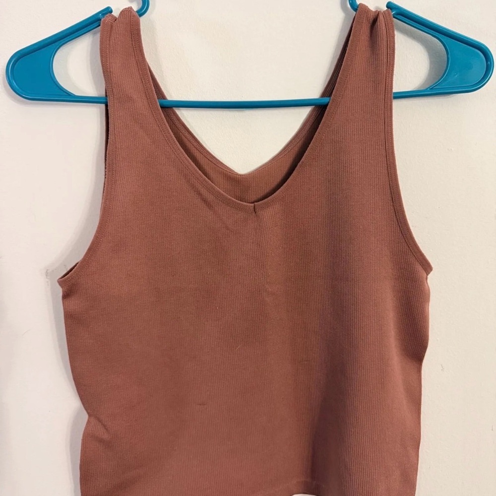 Women’s Ribbed V-Neck Tank Top - Rust